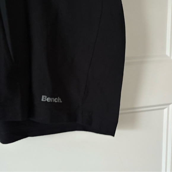 2 Men's Bench Black V-Neck Shirts XL - Picture 4 of 4